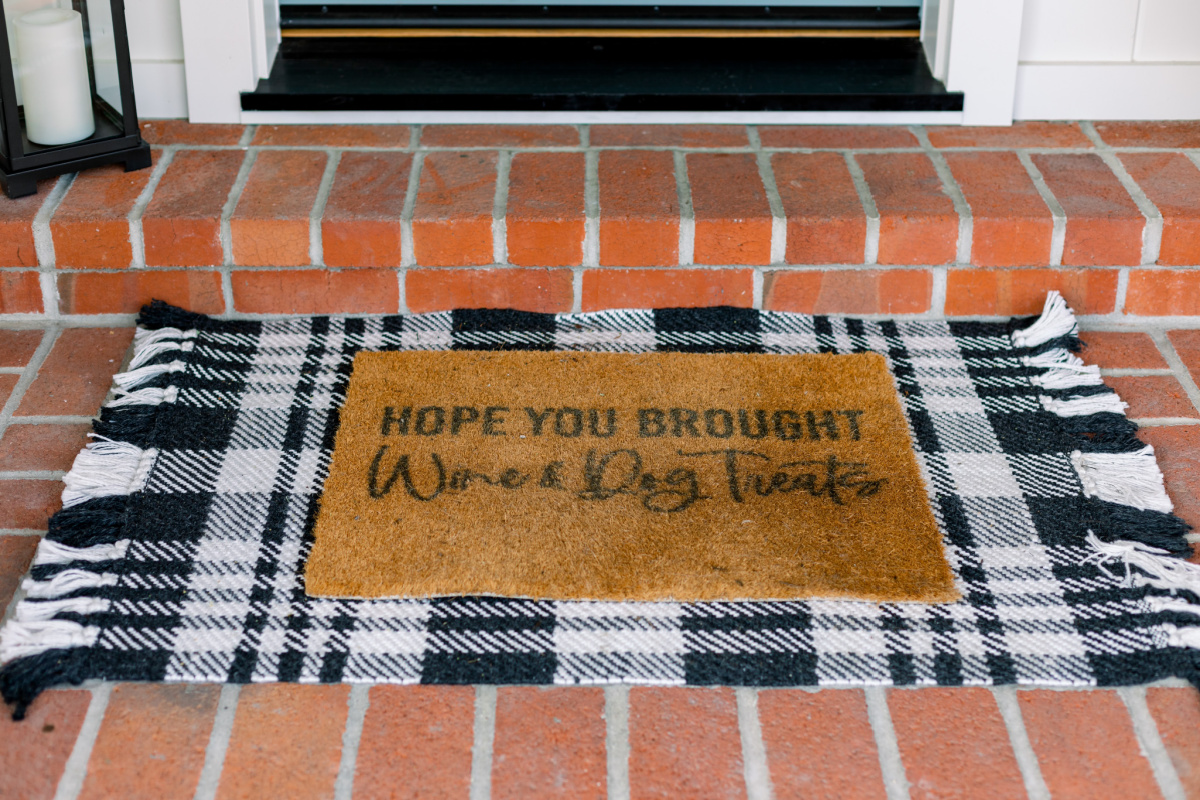 Layered door mat black and white