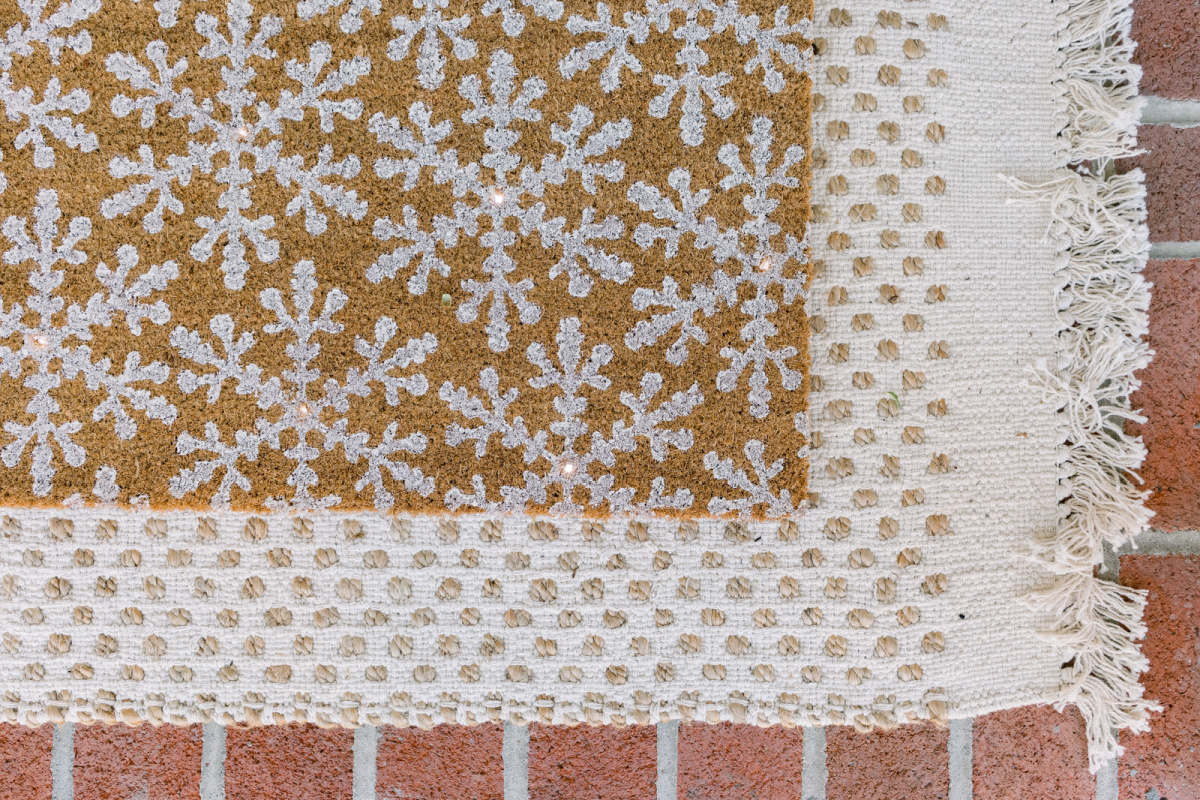 Snowflake door mat that lights up