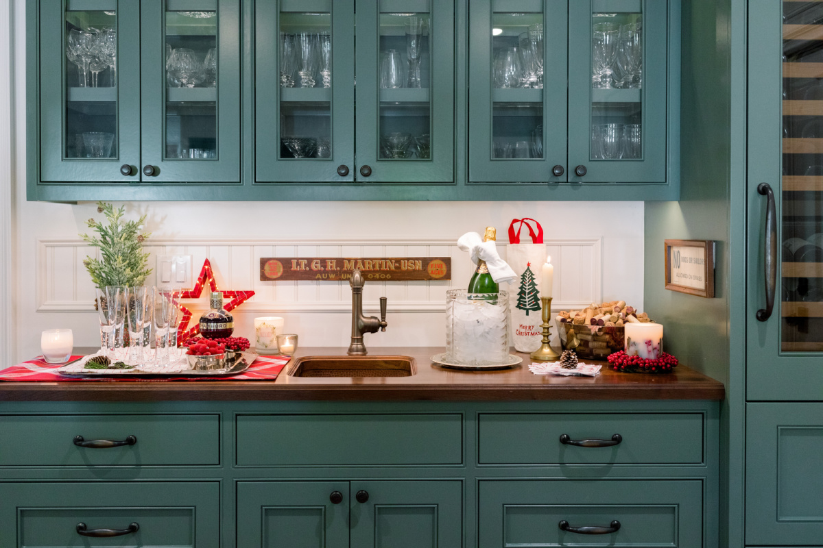 Holiday Beverage Bar Set Up