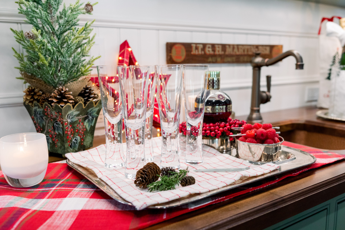 Tray of champagne flutes on holidaya beverage bar
