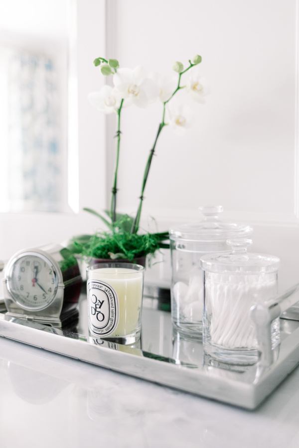 Bathroom vanity vignette
