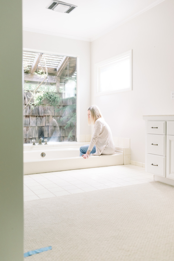 Sunken bathtub before renovation