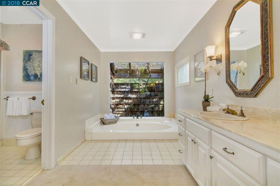 Main Bathroom Before