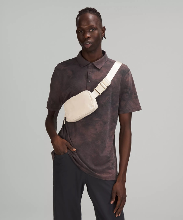 Lululemon beta bag worn as cross body.