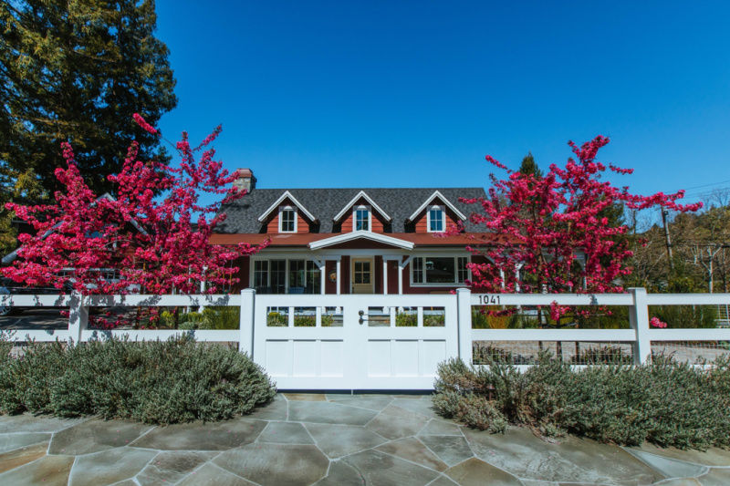 Lafayette Lifestyle Tour red barn house.