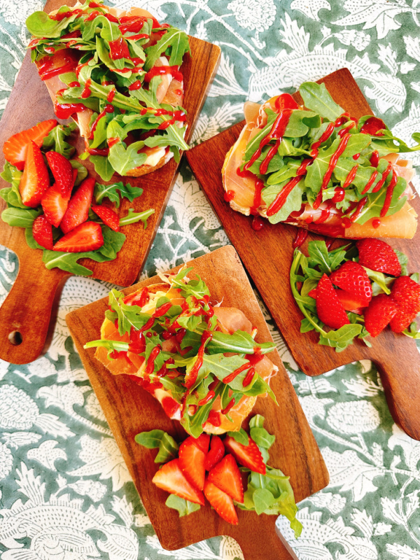 Tartines on bread boards.