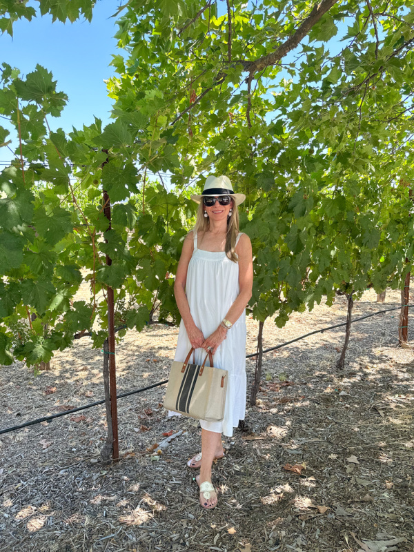 A Quick Trip to Napa Valley, the Drink of Summer, Flower Filled Ice Cubes + More Weekend Inspiration