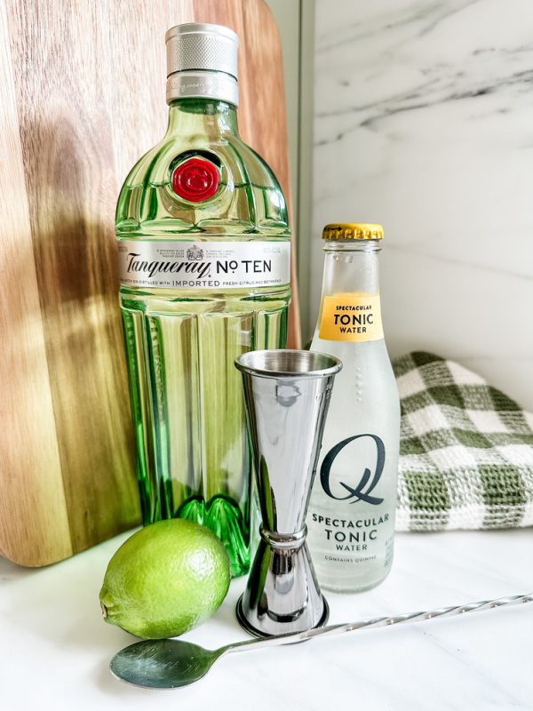 Gin and Tonic Mixing Ingredients.