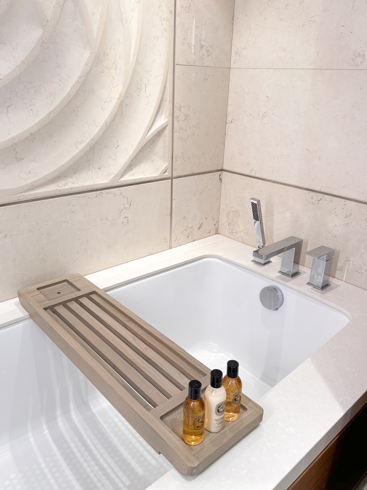 Bathtub in Signature Suite of Evrima yacht.