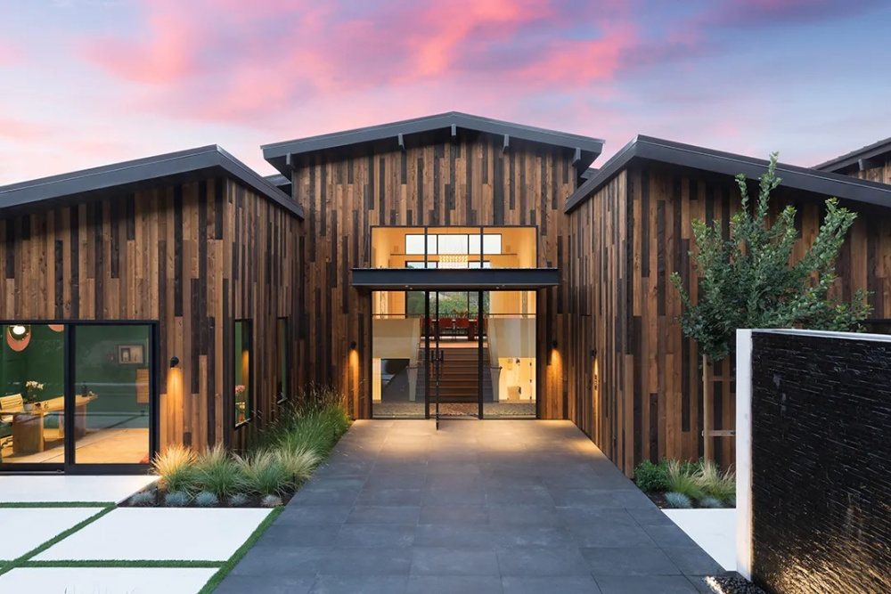 Exterior of 119 Melody Drive in Orinda, CA.