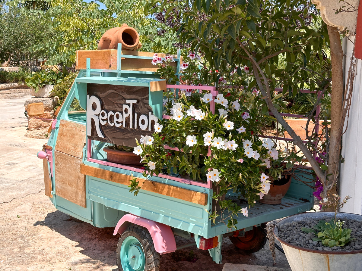 Reception wagon at Masseria Montenapoleone.