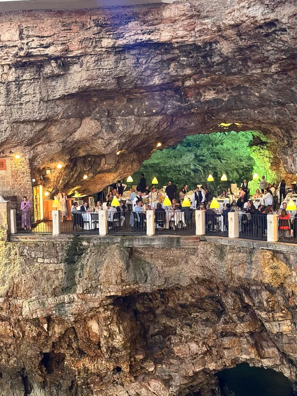 Gratta Palazzese in Polignano a mare.