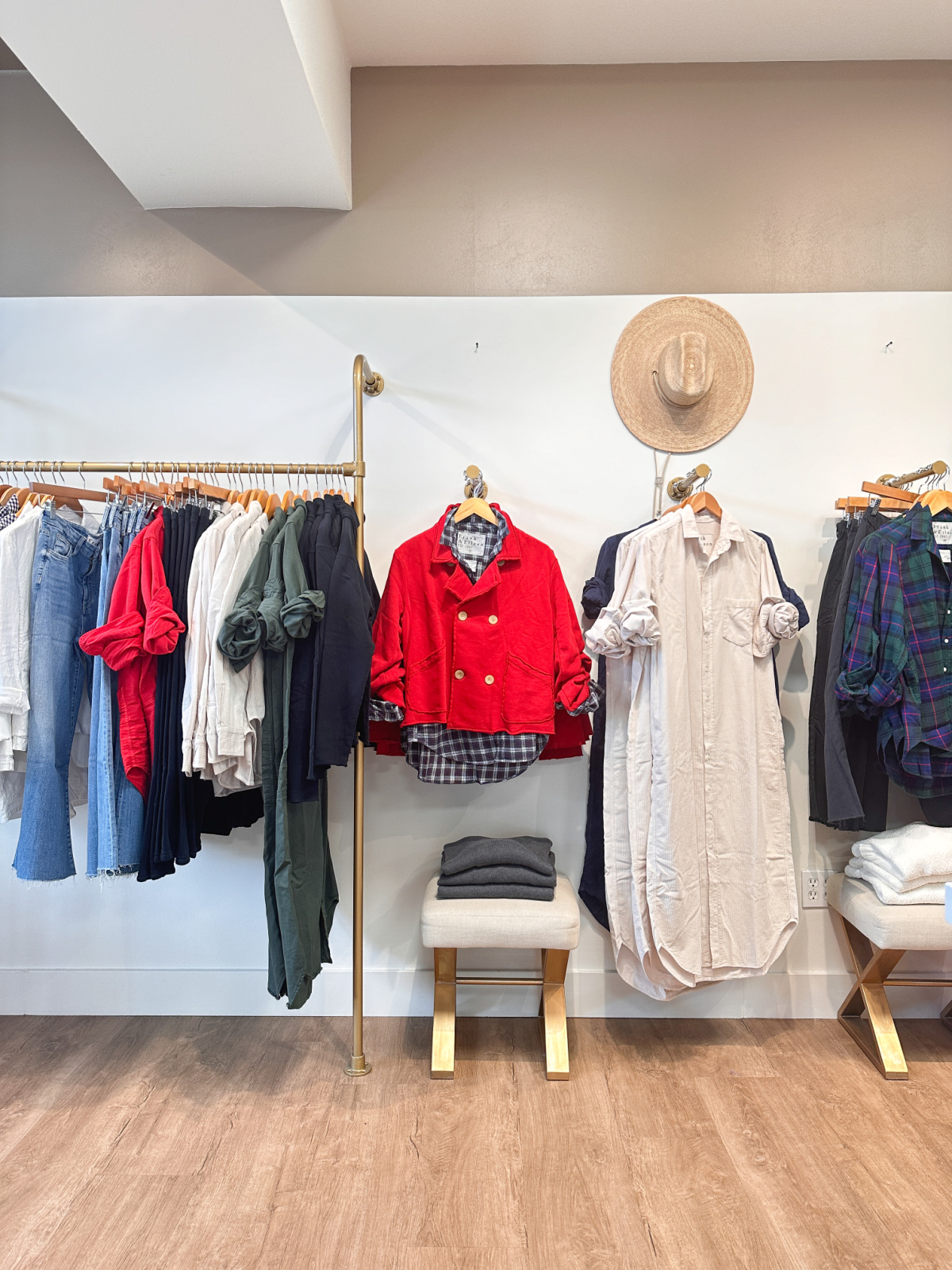 Flaunt boutique display of Frank & Eileen fall collection.