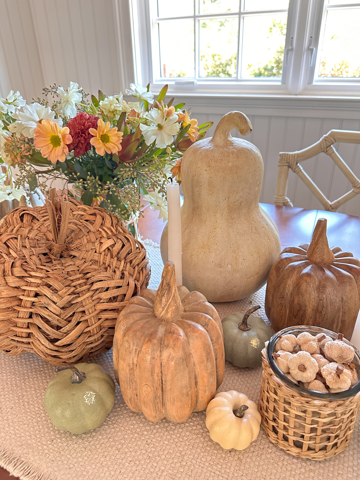 fall centerpiece idea.