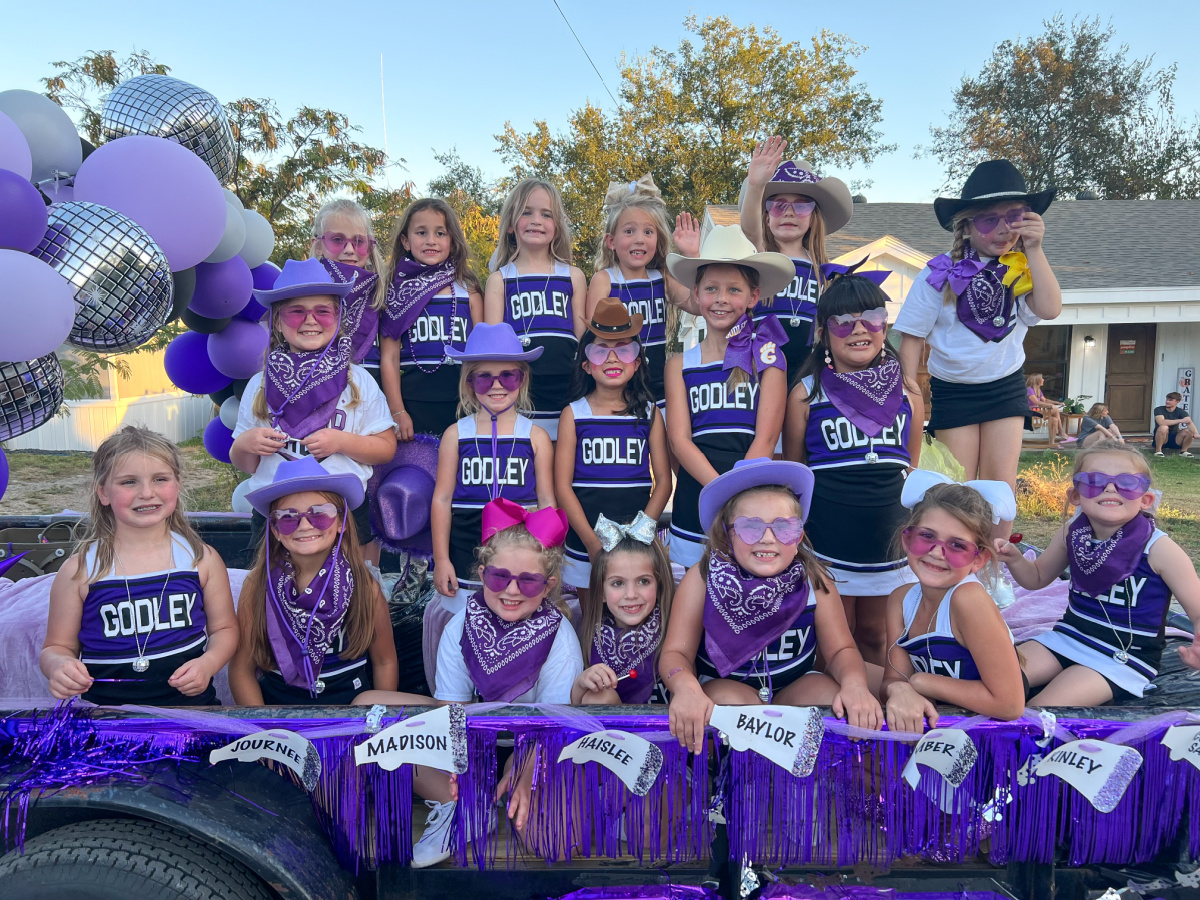 Texas little girls cheer team,