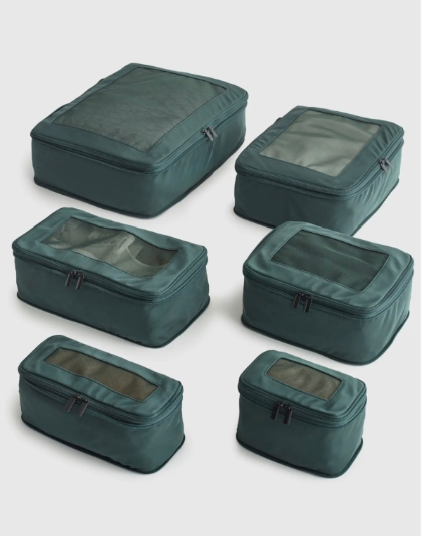 Quince packing cube brand photo.